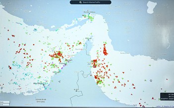 Tàu nào vẫn đi qua eo biển Hormuz dù bị Iran phong tỏa?