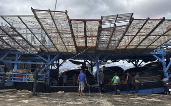 36 ngư dân Quảng Ngãi được cứu vào bờ an toàn