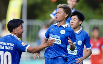 Chủ nhà ngược dòng ngoạn mục vào tứ kết?