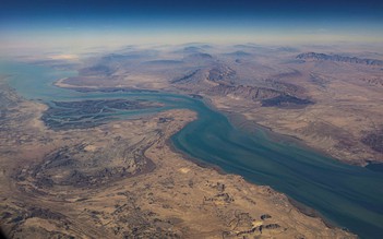 Nóng 'bàn cờ' eo biển Hormuz