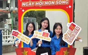 Người trẻ Hà Nội tạo bất ngờ trong ngày trọng đại của đất nước