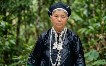 Bà Riu hiến đất xây trường cho trẻ nhỏ