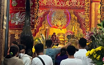 Gần 1,8 triệu lượt du khách đến vía Bà Chúa Xứ núi Sam