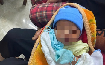 Quảng Trị: Cháu bé sơ sinh bị bỏ rơi dưới hầm chui cao tốc