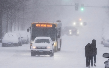 Thời tiết khắc nghiệt càn quét Mỹ, hơn 12.000 chuyến bay bị ảnh hưởng