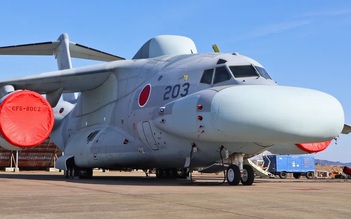 Máy bay quân sự 'xấu nhất thế giới' lần đầu cất cánh