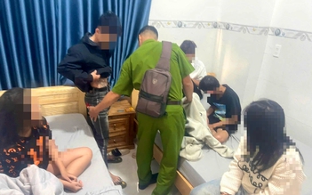 Kiểm tra nhà nghỉ, công an phát hiện 2 bé gái bị hiếp dâm