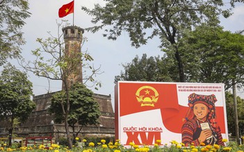 Hà Nội rực rỡ cờ hoa sẵn sàng cho ngày hội bầu cử