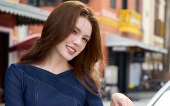 Phong cách năng động từ những chiếc váy denim công sở