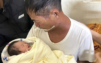 Chuyện xúc động sau khoảnh khắc ông nội đeo ống thở cố bế cháu trước khi mất