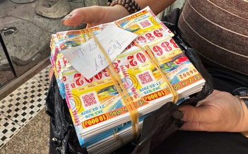 Vòng xoáy vé số 'mua đứt bán đoạn': Có 'luật ngầm' tự hiểu và tự sợ