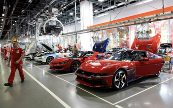 Nhiều nhà sản xuất xe sang, siêu xe tạm ngừng giao ô tô đến Trung Đông
