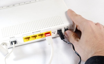 Tại sao nên rút phích cắm cục Wi-Fi mỗi tuần?