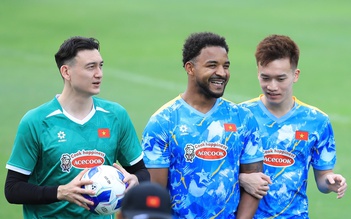 Đội tuyển Việt Nam đón thêm dàn sao Ninh Bình, Xuân Son vẫn phải tập riêng với bác sĩ