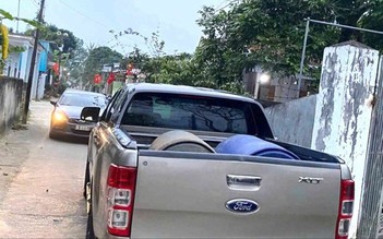 Đỗ ô tô trước cổng nhà gây cản trở giao thông, bị phạt 5 triệu đồng