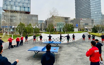 Phòng gym 'bé xíu', U.23 Việt Nam làm động thái bất ngờ tại Trung Quốc