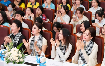 Hoa hậu, nghệ sĩ lan tỏa tri thức và khát vọng tại Hành trình Từ Trái Tim