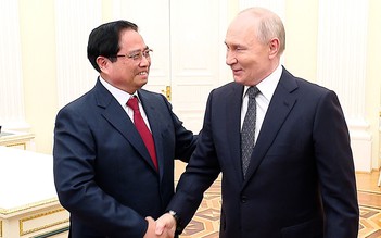 Nga xem xét miễn thị thực cho công dân Việt Nam