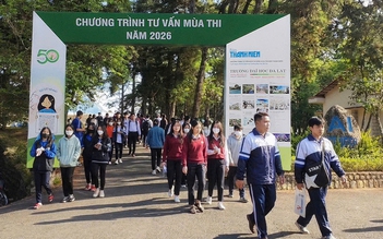 Tư vấn mùa thi ở 'điểm hẹn' quen thuộc suốt 2 thập niên