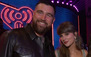 Taylor Swift khoe được hạnh phúc, tự do khi ở bên Travis Kelce