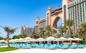 Du khách nhà giàu cũng choáng vì giá cả tăng cao