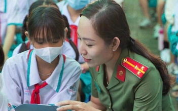 Nữ công an Cà Mau gây 'sốt' với loạt sản phẩm truyền thông hơn 100 triệu view