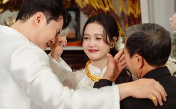 Diễn viên Nhung Gumiho bật khóc trong lễ vu quy với chồng nhạc sĩ