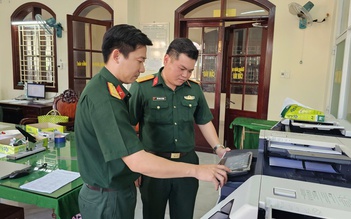 Cử nhân luật chính thức thành quân nhân, nối nghiệp ông ngoại