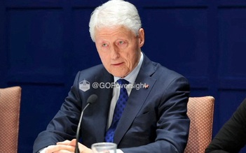 Ông Clinton nói ông Trump từng nhắc đến 'thời gian vui vẻ' với tội phạm Epstein