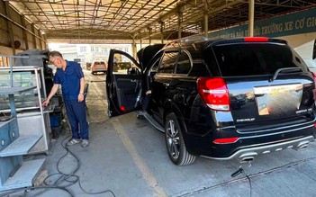 Chủ xe lo 'đạp lút chân ga' khi kiểm định ô tô, Cục Đăng kiểm nói gì?