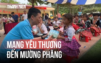 Báo Thanh Niên trao quà và sách giáo khoa cho học sinh Mường Phăng