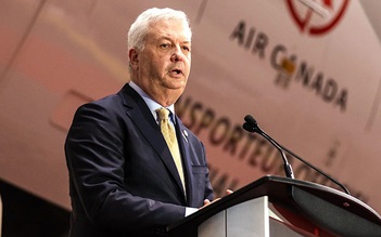CEO Air Canada từ chức vì ‘không nói tiếng Pháp’ tưởng niệm vụ tai nạn máy bay