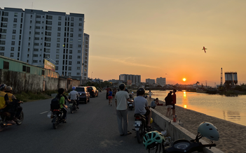 Điểm ngắm hoàng hôn như ở bãi biển ‘gây sốt’ giới trẻ TP.HCM
