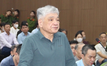 Cựu quan chức Bộ NN-PTNT khai gì về 'túi quà' 10 tỉ đồng đặt trước cửa nhà?