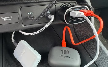 Cắm thiết bị USB liên tục có làm hao pin ô tô?