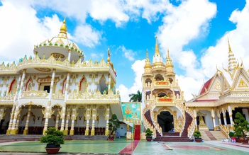 Ngôi chùa Khmer đẹp như cung điện, có 'bảo tàng tự nguyện' độc nhất miền Tây