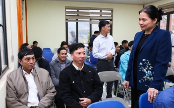 Cử tri ấn tượng với chương trình hành động của bà Hà Thị Nga