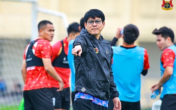 HLV Vũ Tiến Thành tập buổi đầu cực nhiệt cùng CLB Ninh Bình, tạm quên HAGL