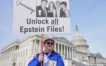 Bộ Tư pháp Mỹ công bố hồ sơ Epstein có liên quan ông Trump