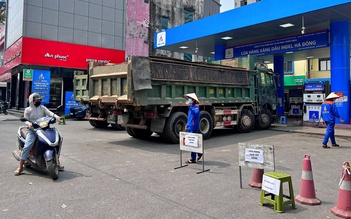 Hà Nội: Doanh nghiệp xăng dầu xin được dừng bán vì hết hàng