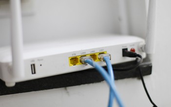 Nhà mạng tăng giá cước, người dùng 'than trời' vì internet chập chờn