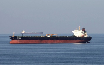 Giá dầu tăng vì xung đột Iran, Mỹ nới lỏng cấm vận dầu mỏ Nga