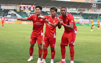 Bảng xếp hạng V-League mới nhất: Đội của HLV Huỳnh Đức ở vị trí khó tin, Đà Nẵng thoát đáy