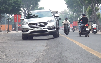 TP.HCM: Hơn 100 m đường nguy hiểm ở khu dân cư Vĩnh Lộc khiến nhiều người té ngã