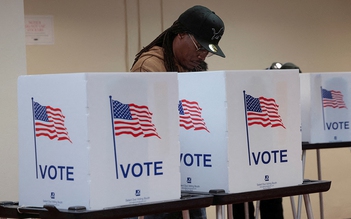 Ông Trump gây sức ép đòi cải tổ quy định bầu cử