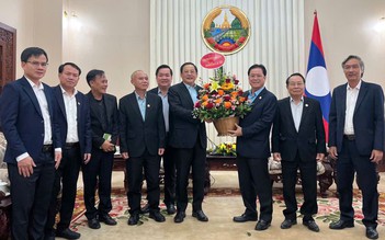 Lãnh đạo Tập đoàn Công nghiệp Cao su Việt Nam thăm, chúc tết Bunpimay tại Lào