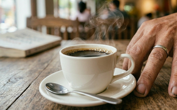 Cà phê có giúp phòng gan nhiễm mỡ? Chuyên gia nói rõ cách uống có lợi