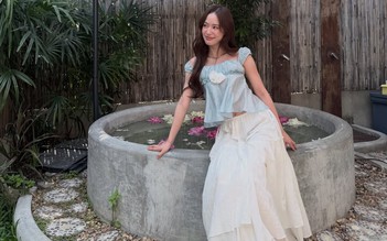 Chân váy trắng giúp nàng tỏa sáng ngày hè rực rỡ