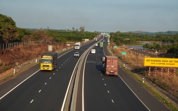 TP.HCM đề xuất miễn phí đường bộ, phí BOT với xe khách và xe chở hàng