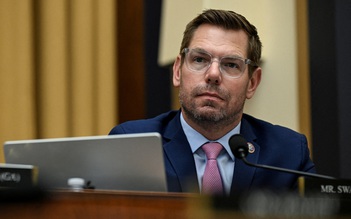 Hai nghị sĩ Mỹ từ chức trong bê bối rúng động Hạ viện